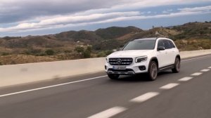 СОВСЕМ НЕКОМПАКТНЫЙ МЕРСЕДЕС ГЛБ! Тест-драйв и обзор Mercedes-Benz GLB 2020