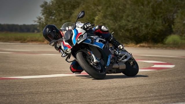 New 2020 BMW M1000RR Vs Ducati V4R: Which Superbike Would You Choose?