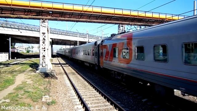 Электровоз ЭП2К-219 (ТЧЭ-8) со скорым поездом №033Х Таллин - Москва. смотреть онлайн