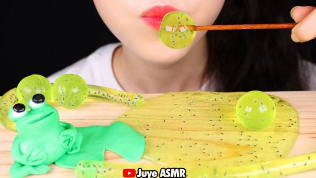 ASMR EDIBLE FROG, FROG EGGS JELLY, CUTE AND WEIRD DESSERTS, MUKBANG, 먹방, REAL EATING SOUNDS смотреть онлайн