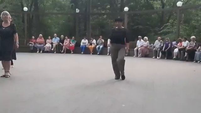 63) Танец Софт // Танцы в Царицыно 14.08.2022 смотреть онлайн