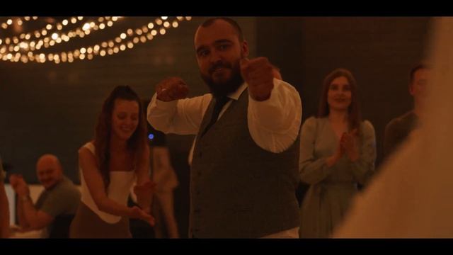 Клип Денис и Женя 29.07.2023 свадьба в лесу, церемония у воды смотреть онлайн