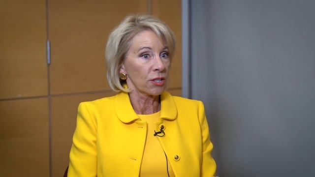 The Daily Signal Interviews Education Secretary Betsy DeVos смотреть онлайн