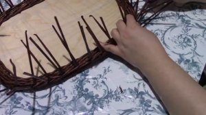 КОРЗИНА С ФАНЕРНЫМ ДНОМ 1 ЧАСТЬ ( плетеная из газетных трубочек)