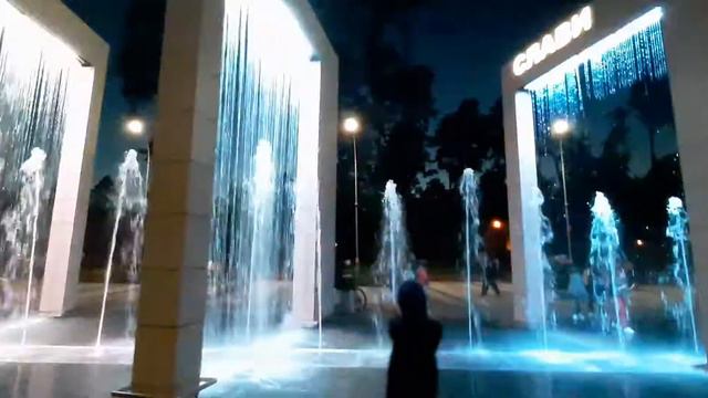 Фонтан-водопадСветовой пешеходный фонтан в парке Партизанской славы смотреть онлайн