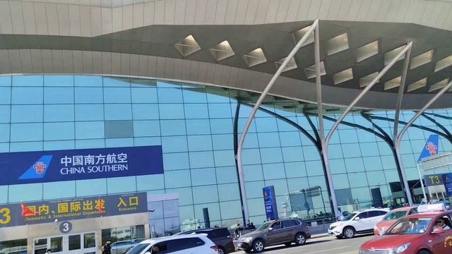Аэропорт Урумчи, выход в город смотреть онлайн