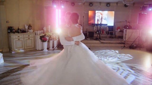 Свадебный танец Кристины и Кирилла (Shaman - Ты моя ) смотреть онлайн