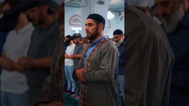 Завораживающий голос чтеца Корана. смотреть онлайн