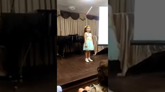 ГОЛОС Пони девочек катает! Песенка про пони! смотреть онлайн