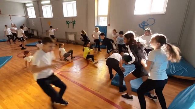 Пауки Vs Людей! Крутые подвижные игры для детей 2-4 классы