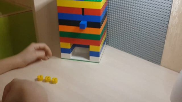 Автомат для продажи деталей "LEGO" из лего смотреть онлайн