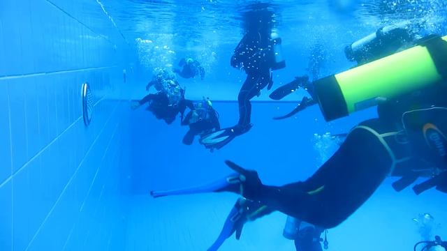 103水肺潛水實務班 смотреть онлайн
