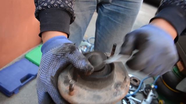 Замена передних амортизаторов на Дэу Сенс (Daewoo Sens).