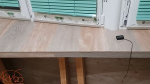 Отделка ламинатом стола и подоконника в единое целое