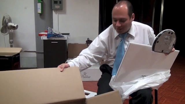 MONITOR LED AOC HD ULTRA DELGADO 12.9MM GROSOR Y CONTRASTE DINAMICO 50,000,000:1 UNBOXING смотреть онлайн