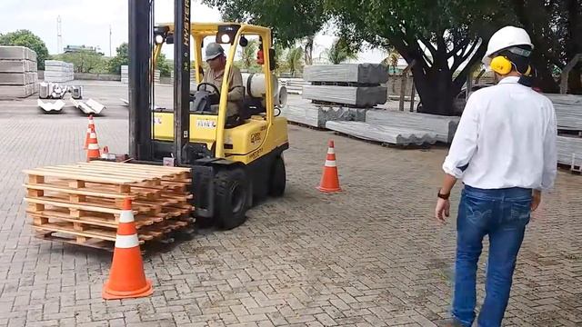 Curso de Operador de Empilhadeira смотреть онлайн
