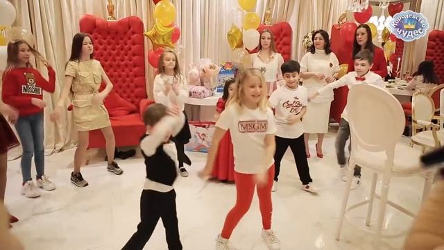 Детский день рождения для девочки - Королевство Чудес смотреть онлайн