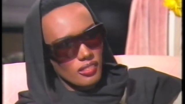 Grace Jones - Interview 1985 смотреть онлайн