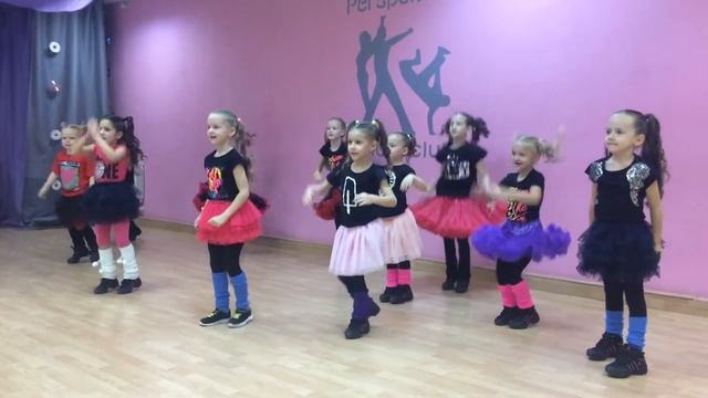 Песня БАРБАРИКОВ "Мамба" и танец малышей из студии танца "Перспектива" смотреть онлайн