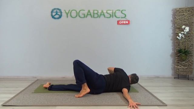 Schulter dehnen ✅ 3 Yoga-Übungen im Liegen смотреть онлайн