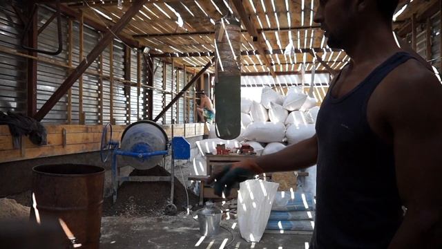 дом из ОПИЛКОБЕТОНА своими руками | Возведение стен | рецепт нашего опилкобетона смотреть онлайн