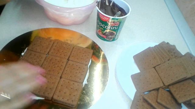 ТОРТ БЕЗ ВЫПЕЧКИ ЗА 15 МИНУТ.Очень вкусный шоколадный.Просто и быстро. смотреть онлайн