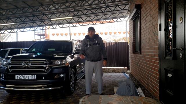 Честный обзор Toyota Land Cruiser 200 от реального владельца.