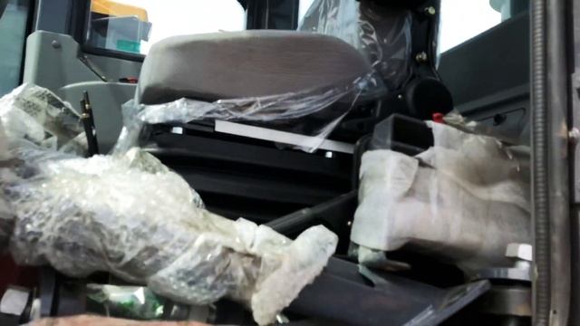 Фронтальный погрузчик XCMG ZL50FV смотреть онлайн