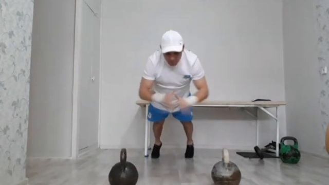 Отжимания на 2х гирях с хлопком смотреть онлайн