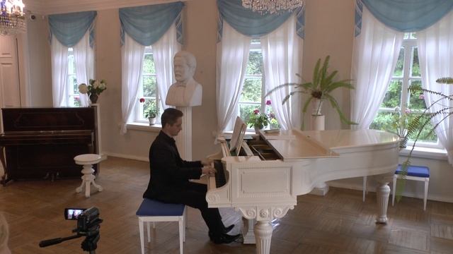 20. Chaikovsky. NUTCRACKER. March. Stanislav Serebryannikov .mp4