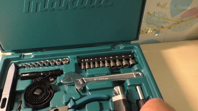 Набор инструментов Makita D 37194 200 предметов смотреть онлайн