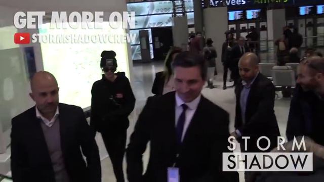EXCLUSIVE : Cindy Crawford and daughter Kaia Gerber arriving at Paris airport смотреть онлайн