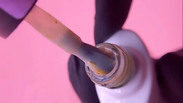 Шикарные нежные гель-лаки с поталью ADRICOCO смотреть онлайн