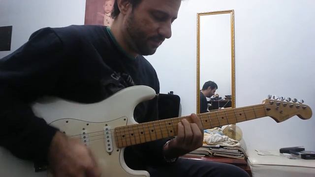 Squier Deluxe Stratocaster vs Fender American Standard Stratocaster смотреть онлайн