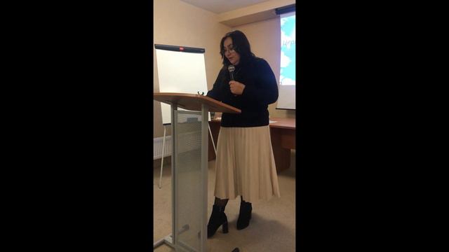 Алёна Хлопкова