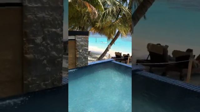 Обзор отеля Bandos Maldives вилла с бассейном смотреть онлайн