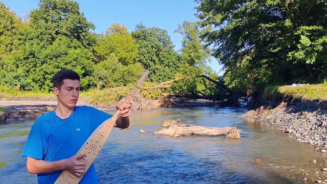 на старинной пандуре играет исрафил пирийев.#tanpur#uzuntala#israfilpiriyev#balaken #zaqatala смотреть онлайн