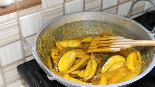 মাত্র ৫ মিনিটে খোসা সহ কাঁচা আমের টক ঝাল মিষ্টি আচার।১ বছর সংরক্ষন করে খেতে পারবেন/ amer achar 2022 смотреть онлайн