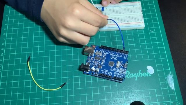 MAKING A BASIC LED ARDUINO TOTORIAL смотреть онлайн