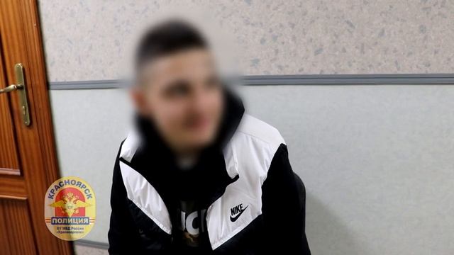 Подростки ограбили салоны сотовой связи в Красноярске смотреть онлайн