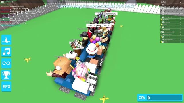 IN CIRCLES WE GO in ROBLOX | MUSICAL CHAIRS смотреть онлайн