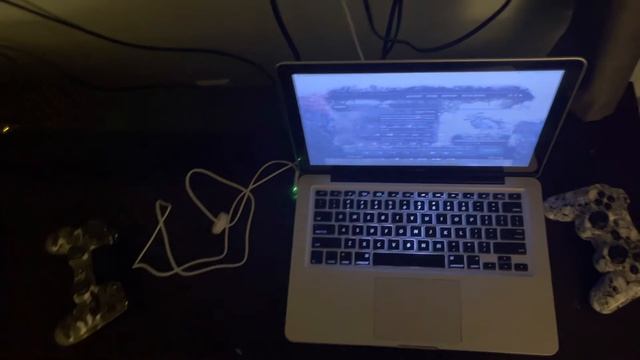 Prepping the MacBook 2008 for stress tests and gaming tests смотреть онлайн