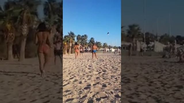 Ракетбол - любимая игра на пляжах в Афинах смотреть онлайн
