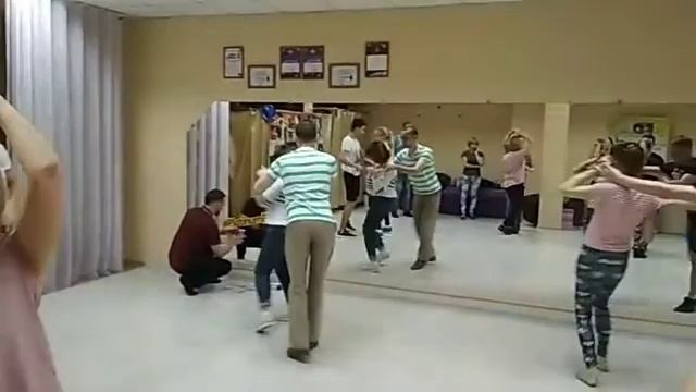 Bachata Бачата в Омске перерыв между занятиями 4 03 19 смотреть онлайн
