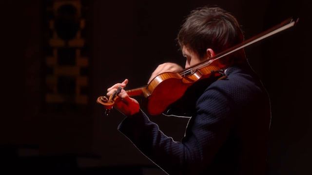 Fullana plays Kreisler's Recitativo & Scherzo on Kreisler's Guarnerius смотреть онлайн