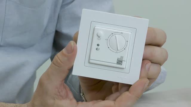 Монтаж рамки Schneider Electric Atlas Design на терморегулятор SPYHEAT ETL-308B смотреть онлайн