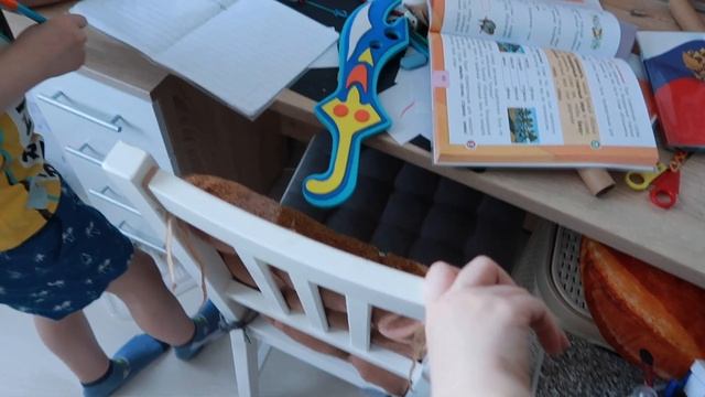 ВЛОГ: мои растения / тепличка на подоконник / Теме не нравится его комната смотреть онлайн