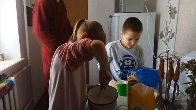 Сценка ко Дню матери "Праздничный день" смотреть онлайн