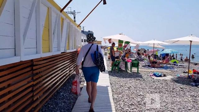 ?ЛАЗАРЕВСКОЕ СОЧИ.Пляж "Морская звезда",пляж санатория "Бирюза". Много людей,отличная погода и море смотреть онлайн