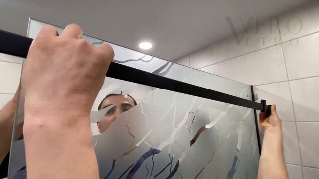 Монтаж установка раздвижной душевой перегородки из закаленного стекла